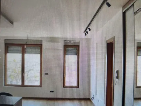 Izdavanje, četvorosoban stan, 130m², Vračar Hram, Vračar Sve Podlokacije - image 4