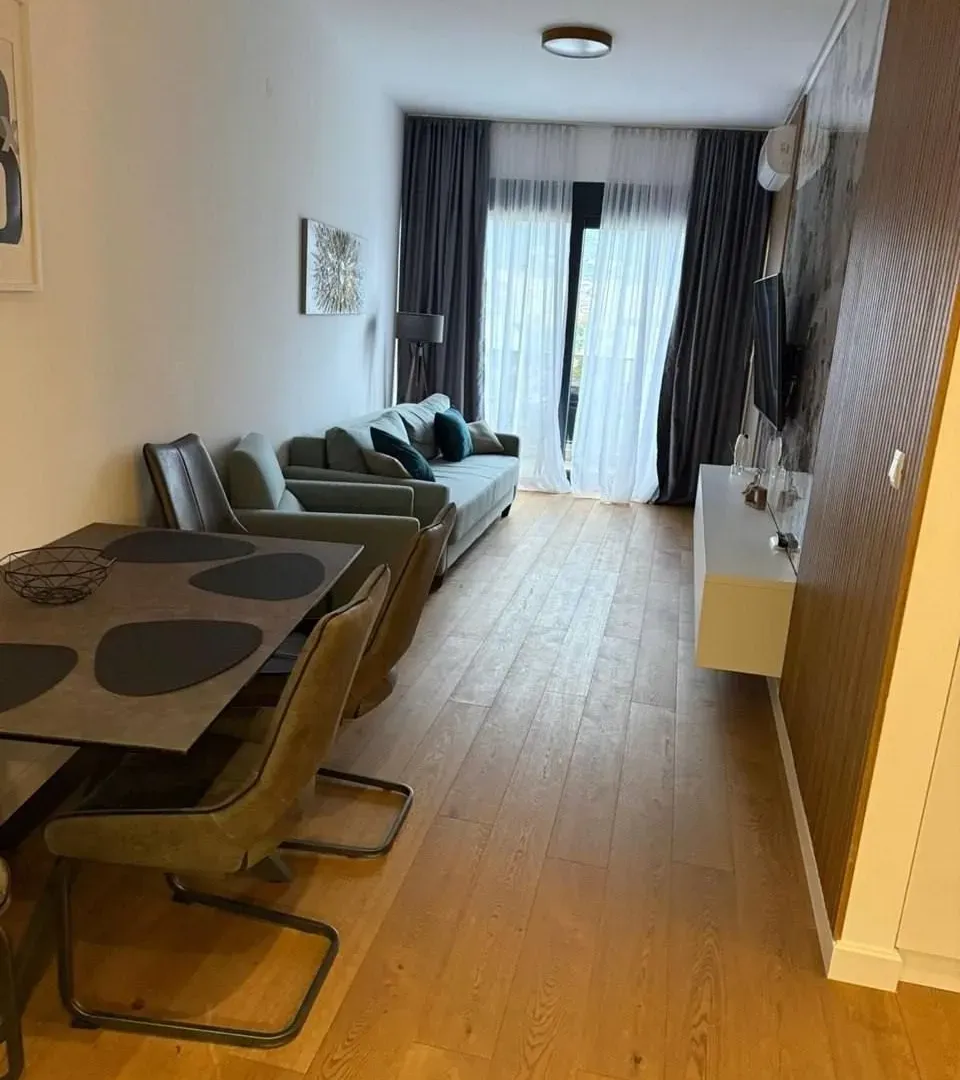 Prodaja, dvosoban stan, 80m², Centar, Bar