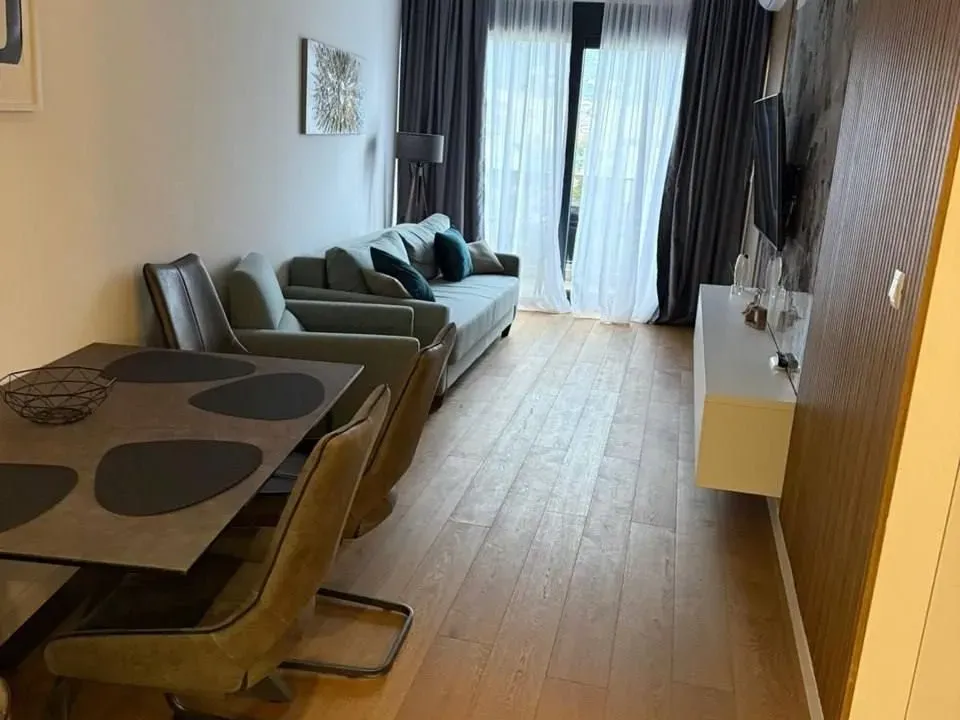 Prodaja, dvosoban stan, 80m², Centar, Bar