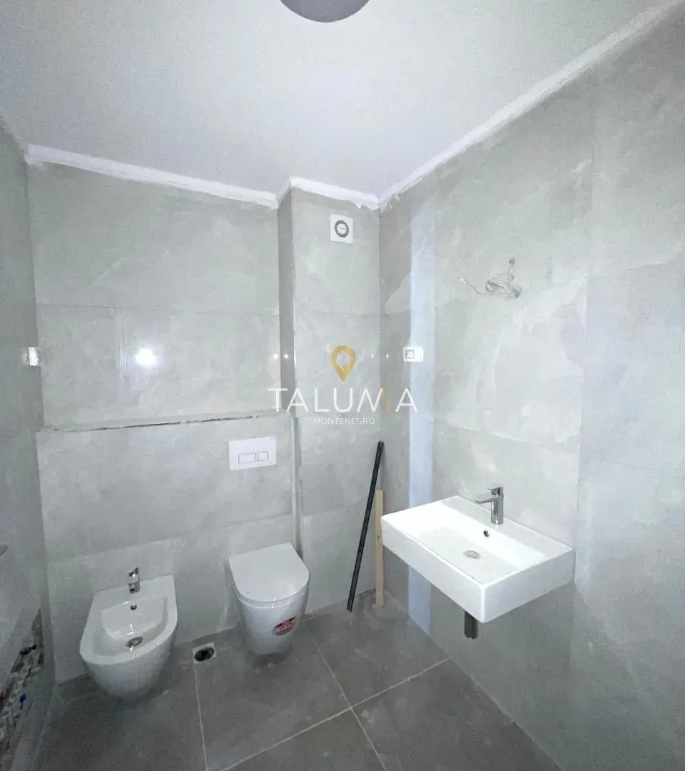 Prodaja, dvosoban stan, 80m², Pobrežje, Podgorica