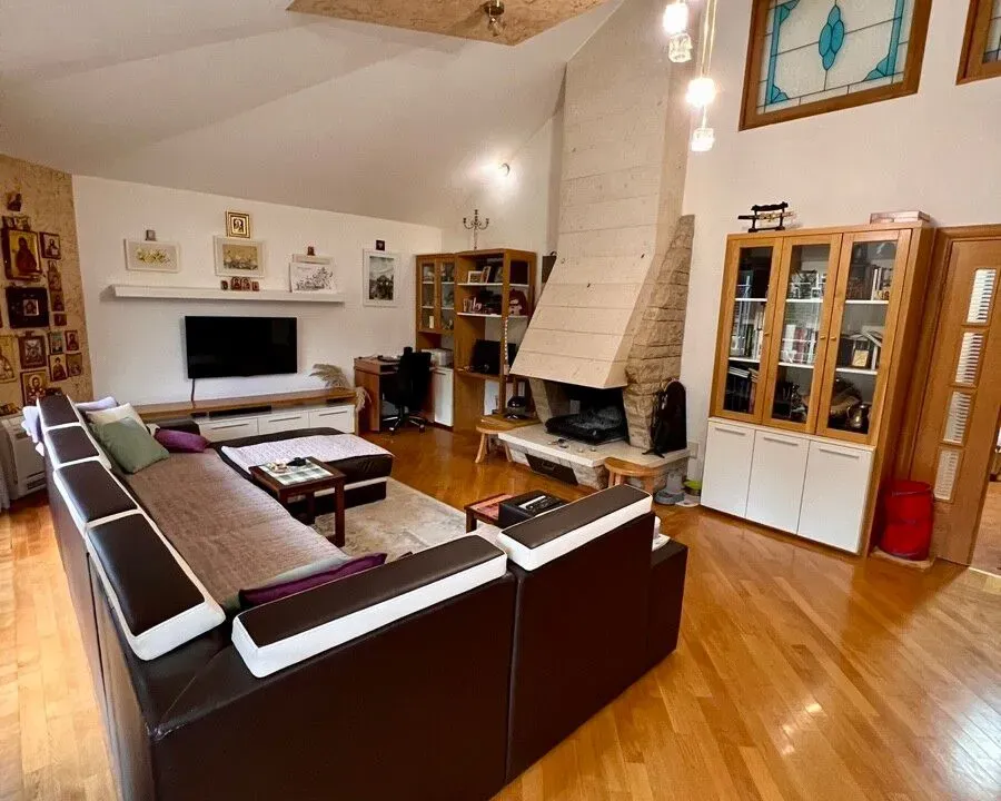 Prodaja, trosoban stan, 136m², Centar, Podgorica