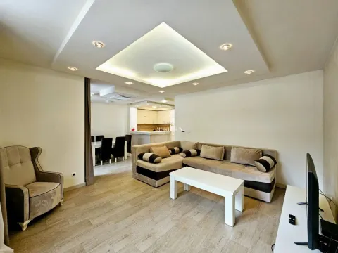 Rent, one bedroom apartment, 70m², Centar, Budva - image 2
