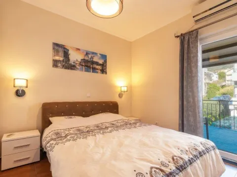 Izdavanje, stan, 55m², Centar, Tivat - image 7