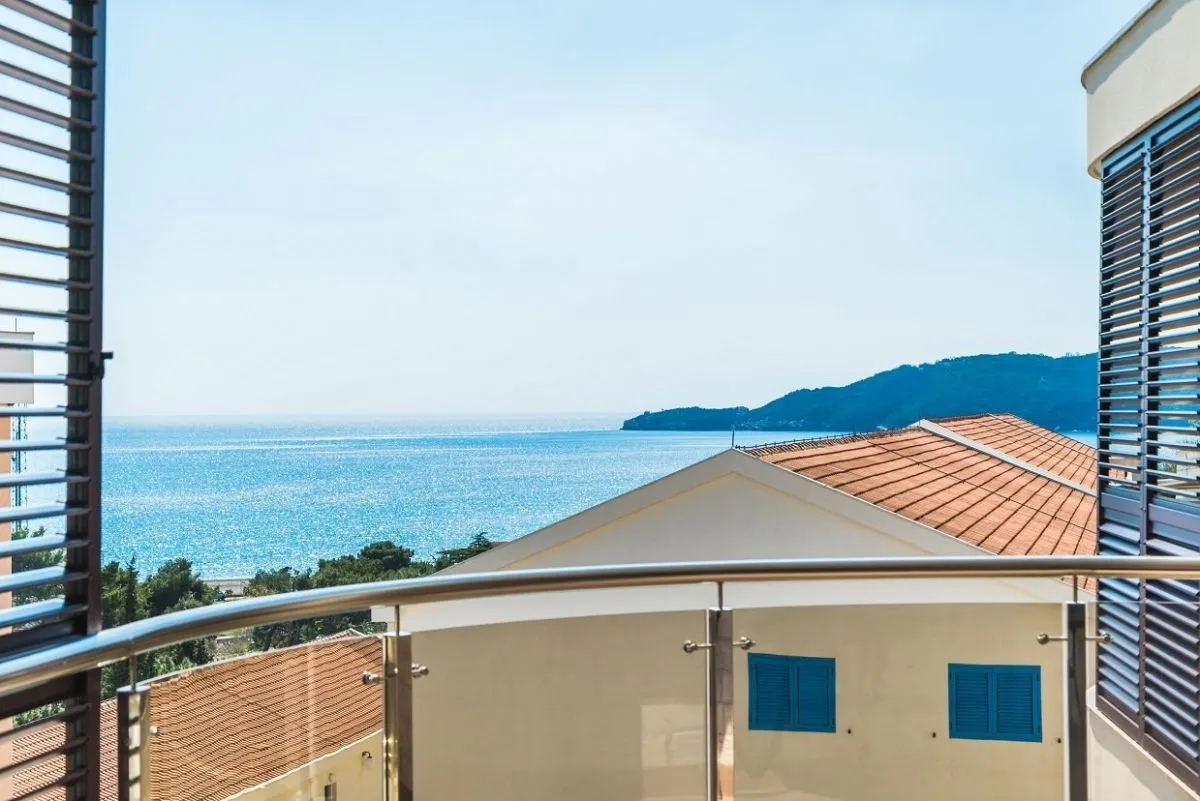 Sale, one bedroom apartment, 72m², Bečići, Budva