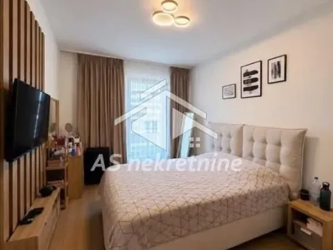 Izdavanje, trosoban stan, 87m², Savski Venac, Beograd - image 4