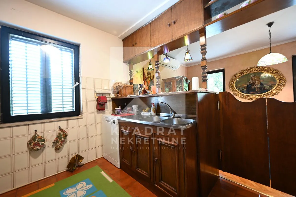 Sale, house, 280m², Masline, Podgorica