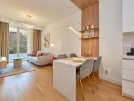 Izdavanje, jednosoban stan, 50m², Bečići, Budva - image 1