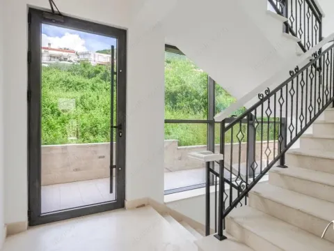 Prodaja, jednosoban stan, 50m², Centar, Tivat - image 32