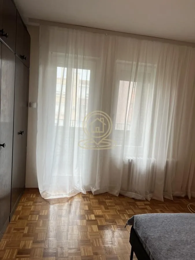 Izdavanje, trosoban stan, 89m², Vračar Sve Podlokacije, Beograd