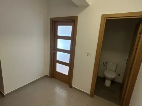 Rent, two bedroom apartment, 65m², Stari Aerodrom, Podgorica - image 10