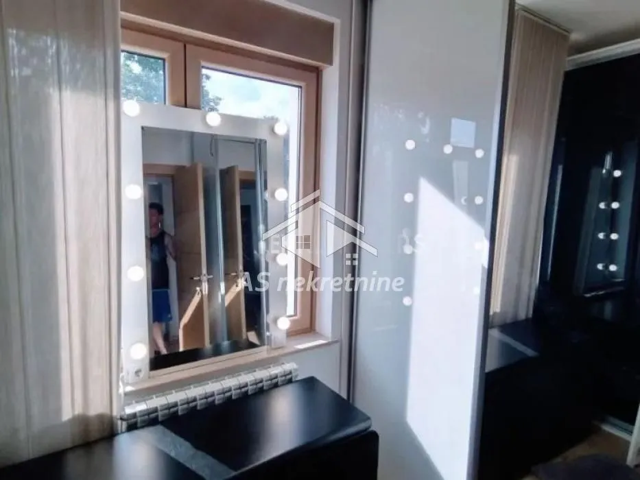 Rent, four bedroom apartment, 105m², Savski Venac, Beograd