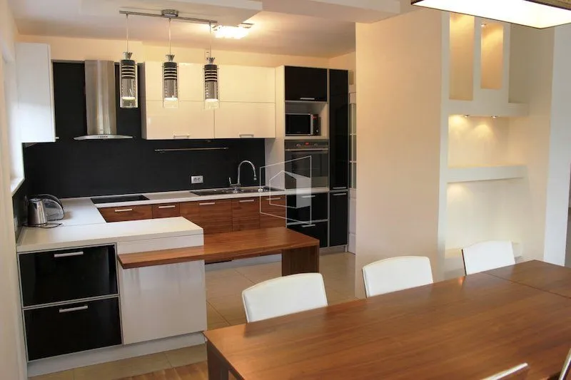 Sale, house, 300m², Donji Kokoti, Podgorica