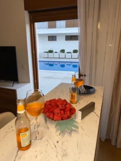 Izdavanje, jednosoban stan, 51m², Bogišići, Tivat