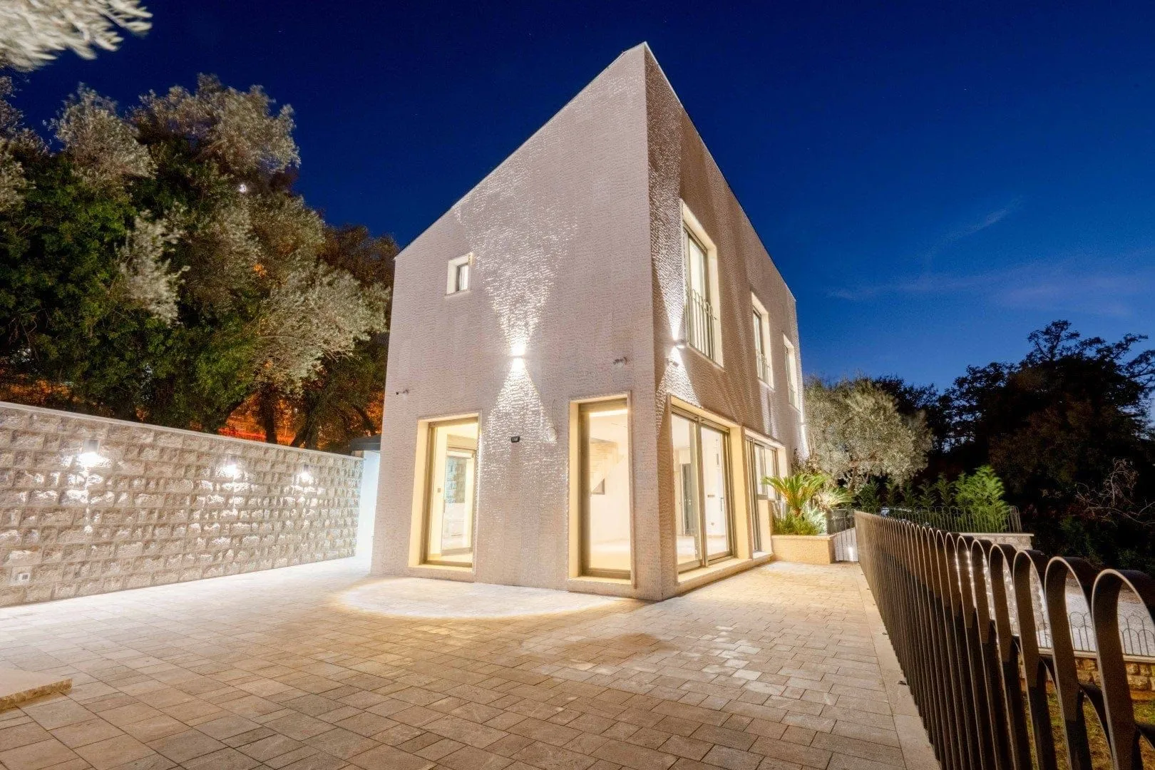 Sale, house, 240m², Kamenovo, Budva