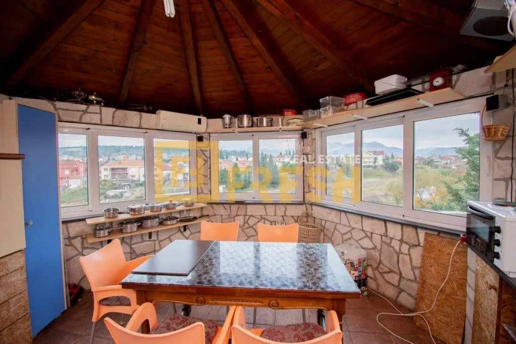 Rent, house, 200m², Konik, Podgorica