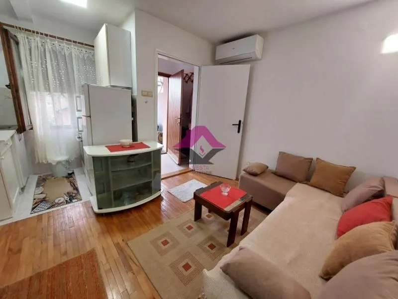 Rent, two bedroom apartment, 40m², Uciteljsko Naselje, Zvezdara Sve Podlokacije
