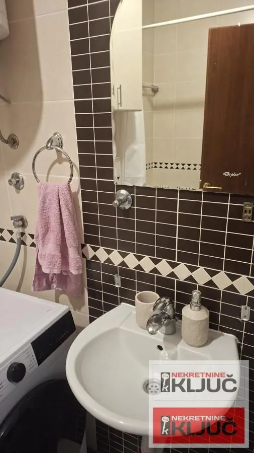 Izdavanje, jednosoban stan, 41m², Bulevar Oslobodjenja, Novi Sad Sve Podlokacije