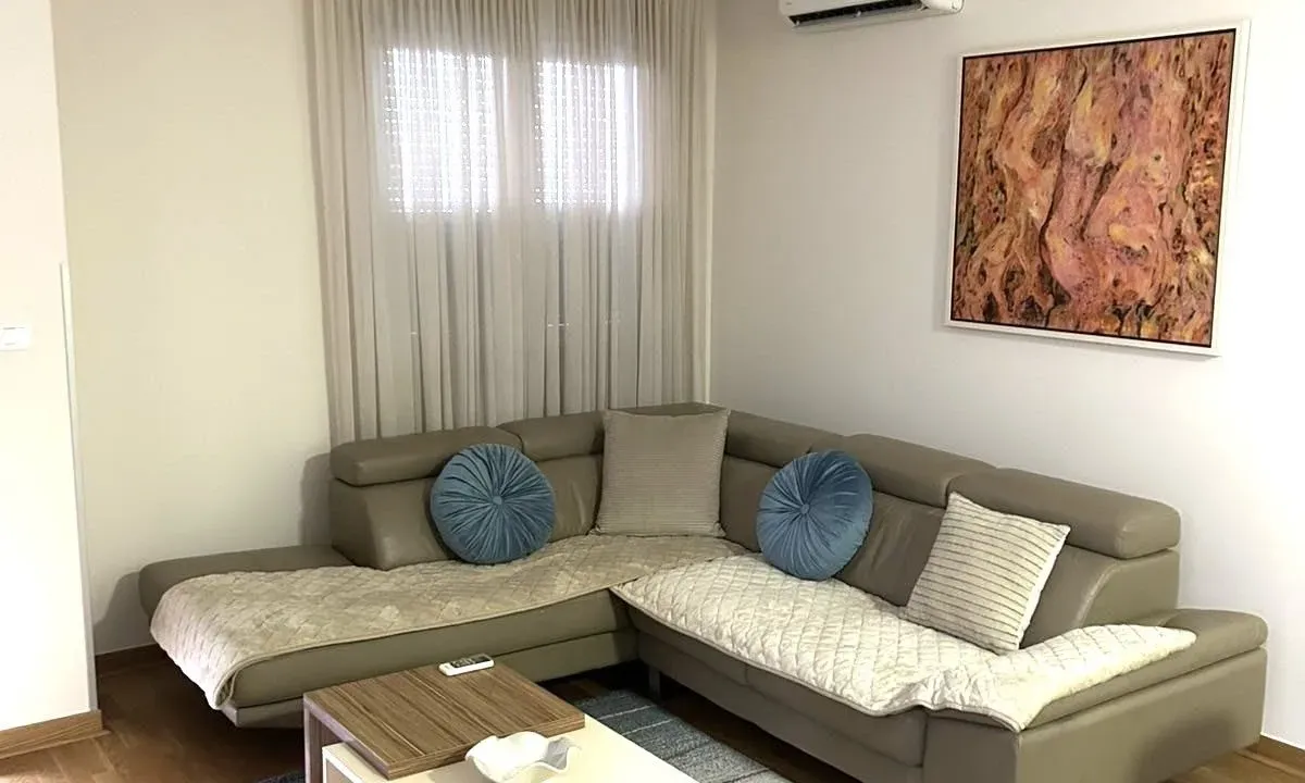 Izdavanje, dvosoban stan, 64m², City Kvart, Podgorica