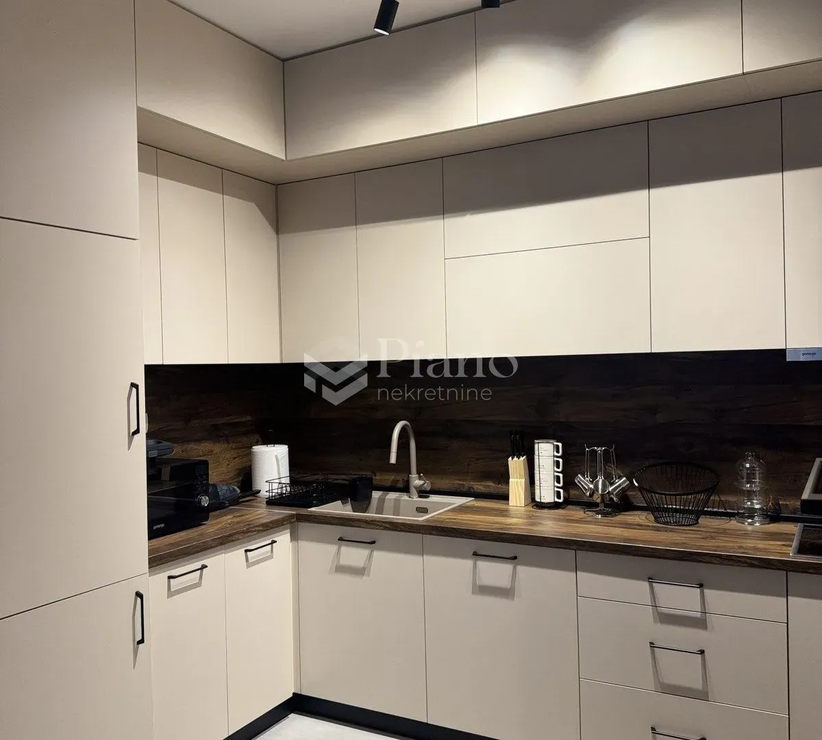 Rent, two bedroom apartment, 72m², City Kvart, Podgorica