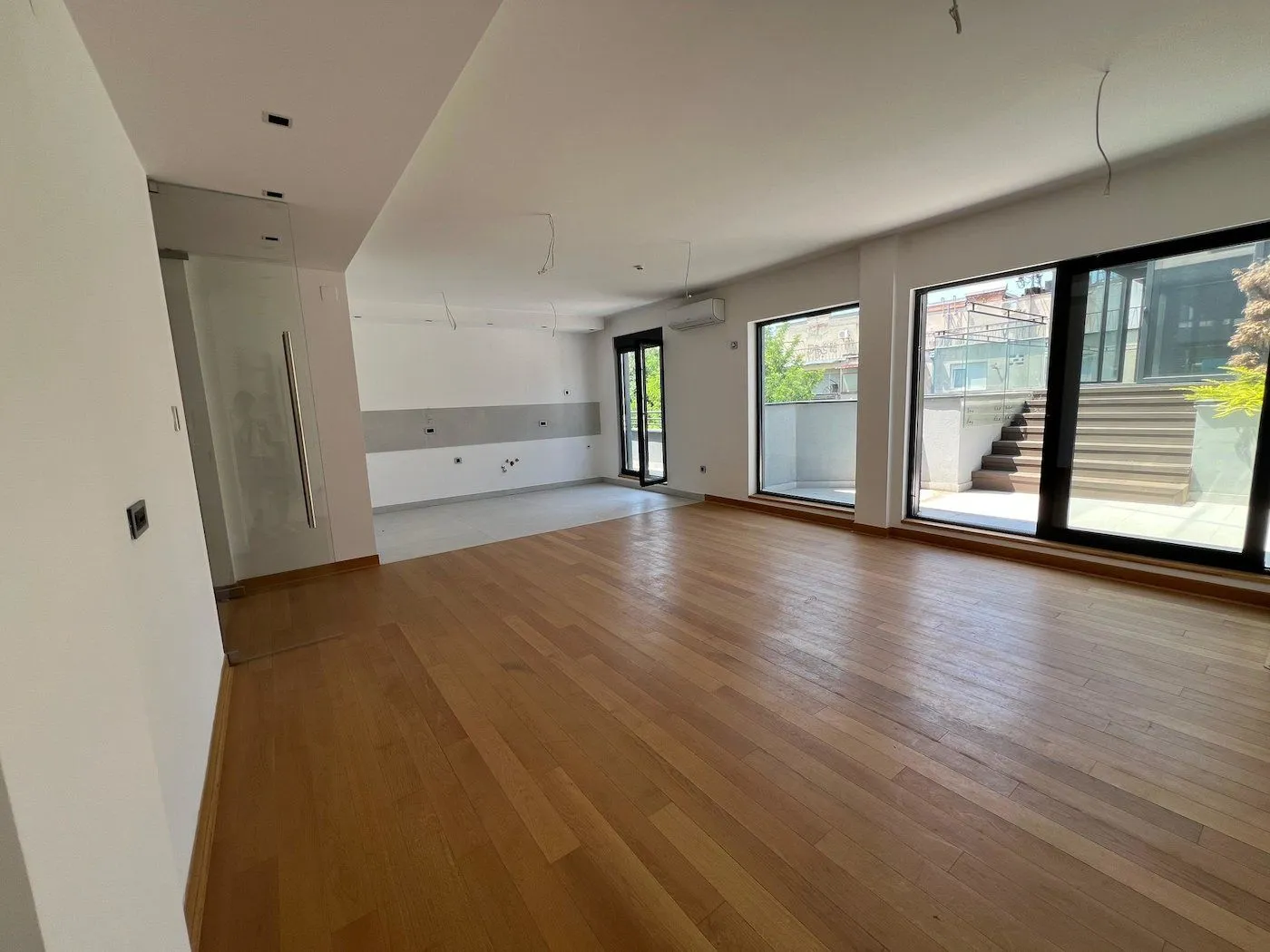 Sale, one bedroom apartment, 240m², Adamovićevo Naselje, Novi Sad Sve Podlokacije