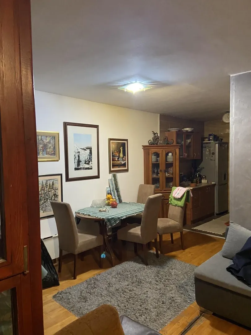 Izdavanje, dvosoban stan, 60m², Blok 5, Podgorica