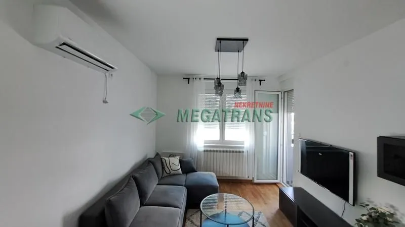 Izdavanje, dvosoban stan, 45m², Petrovaradin, Novi Sad