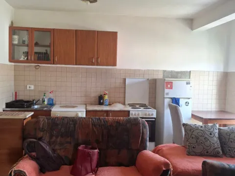 Prodaja, jednosoban stan, 48m², Stari Aerodrom, Podgorica - image 1