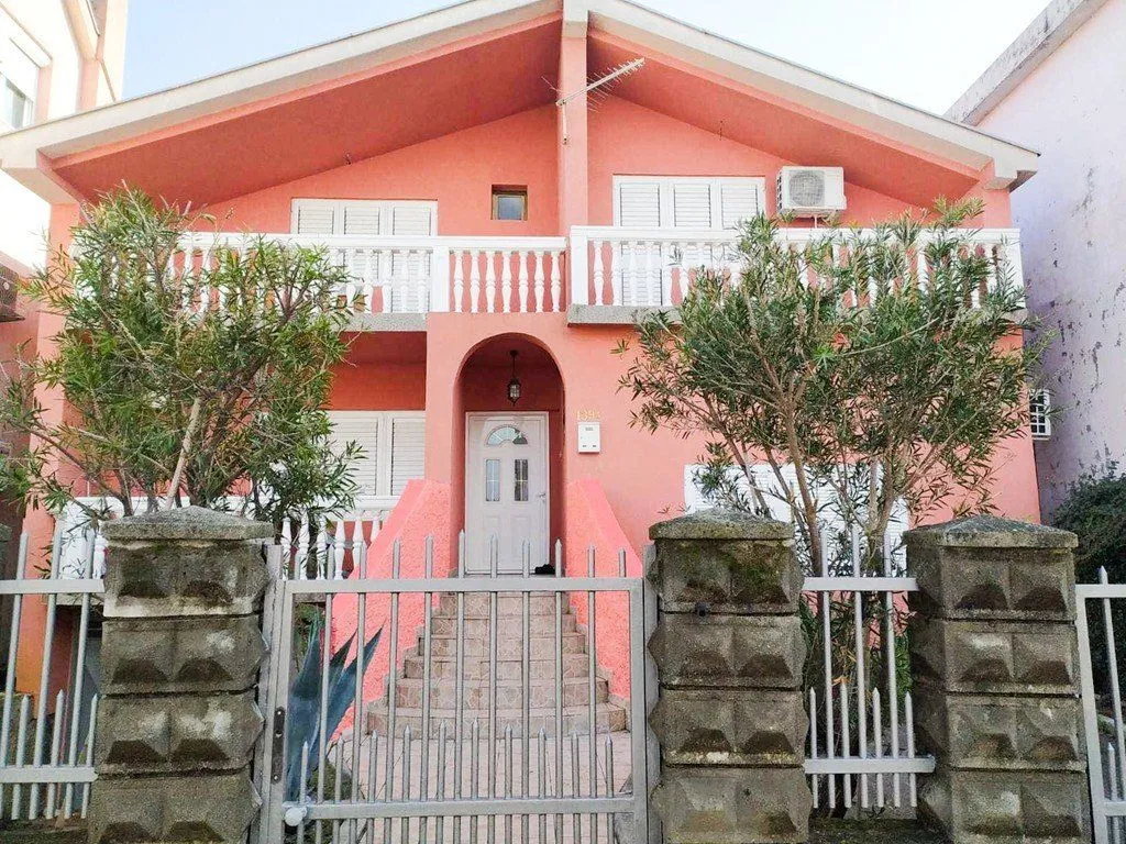 Rent, house, 200m², Stari Aerodrom, Podgorica