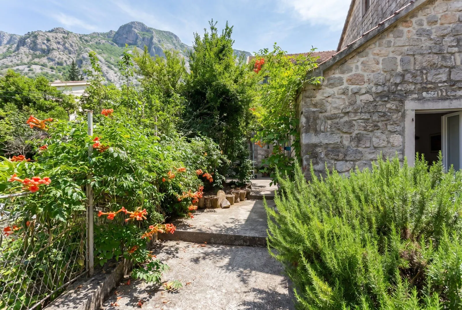 Prodaja, plac, 900m², Dobrota, Kotor