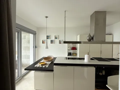 Rent, two bedroom apartment, 90m², Donji Stoliv, Kotor - image 4