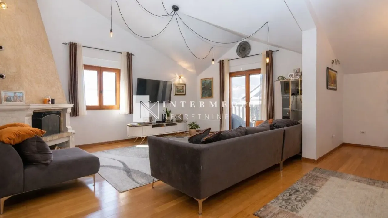 Sale, four bedroom apartment, 137m², Topla, Herceg Novi