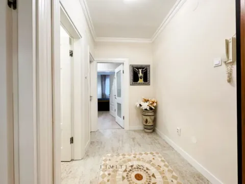 Izdavanje, trosoban stan, 95m², Momišići, Podgorica - image 7