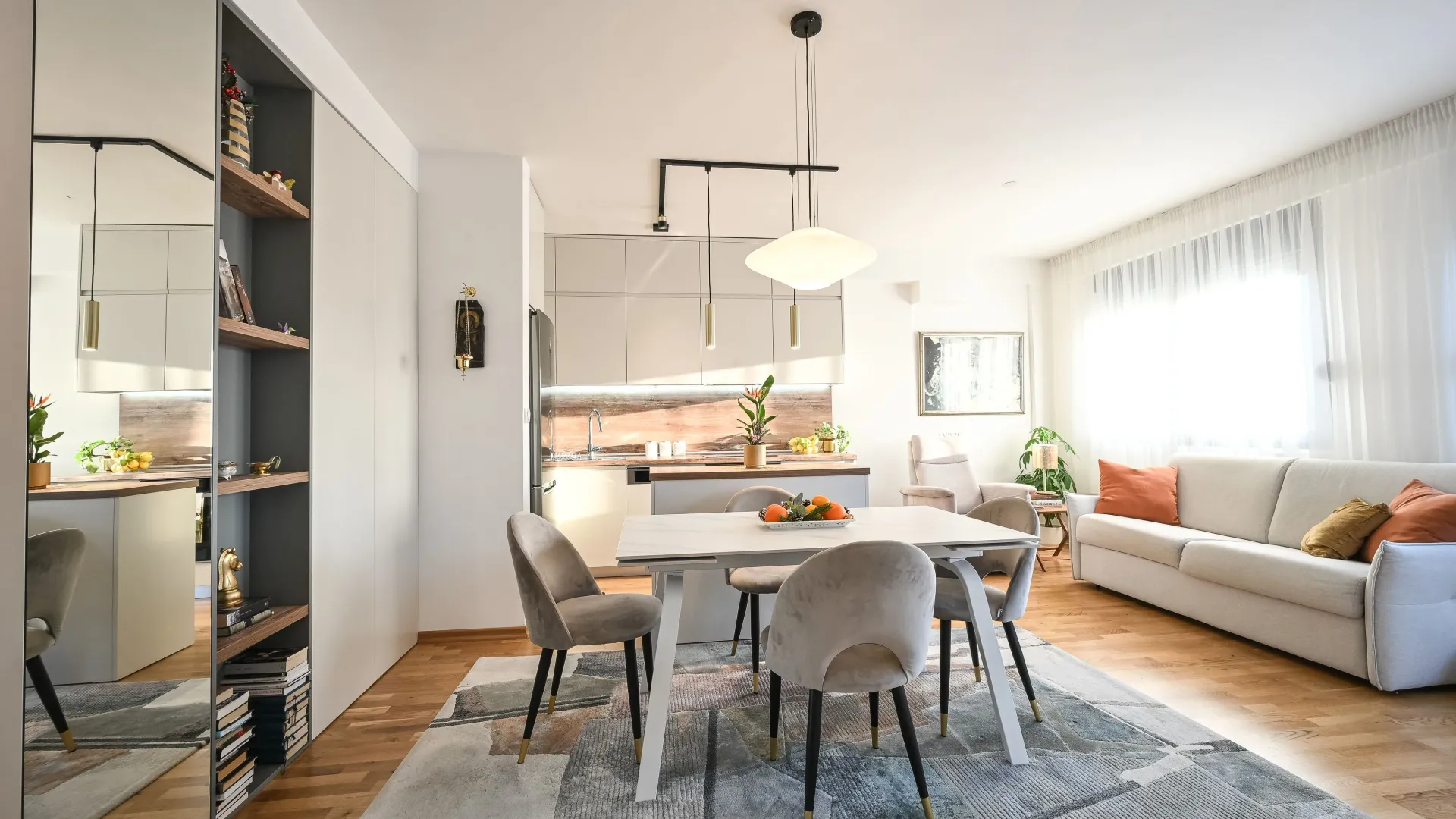 Prodaja, dvosoban stan, 63m², Pod Kuk, Tivat
