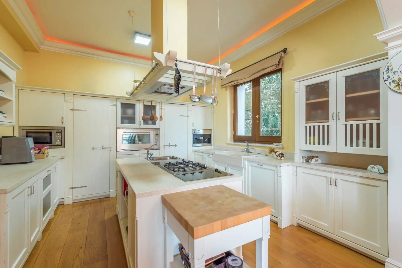 Sale, house, 1264m², Gospoština, Budva
