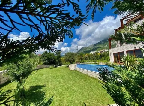 Izdavanje, kuća, 418m², Blizikuće, Budva - image 2