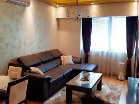 Izdavanje, jednosoban stan, 50m², Centar, Podgorica - image 7