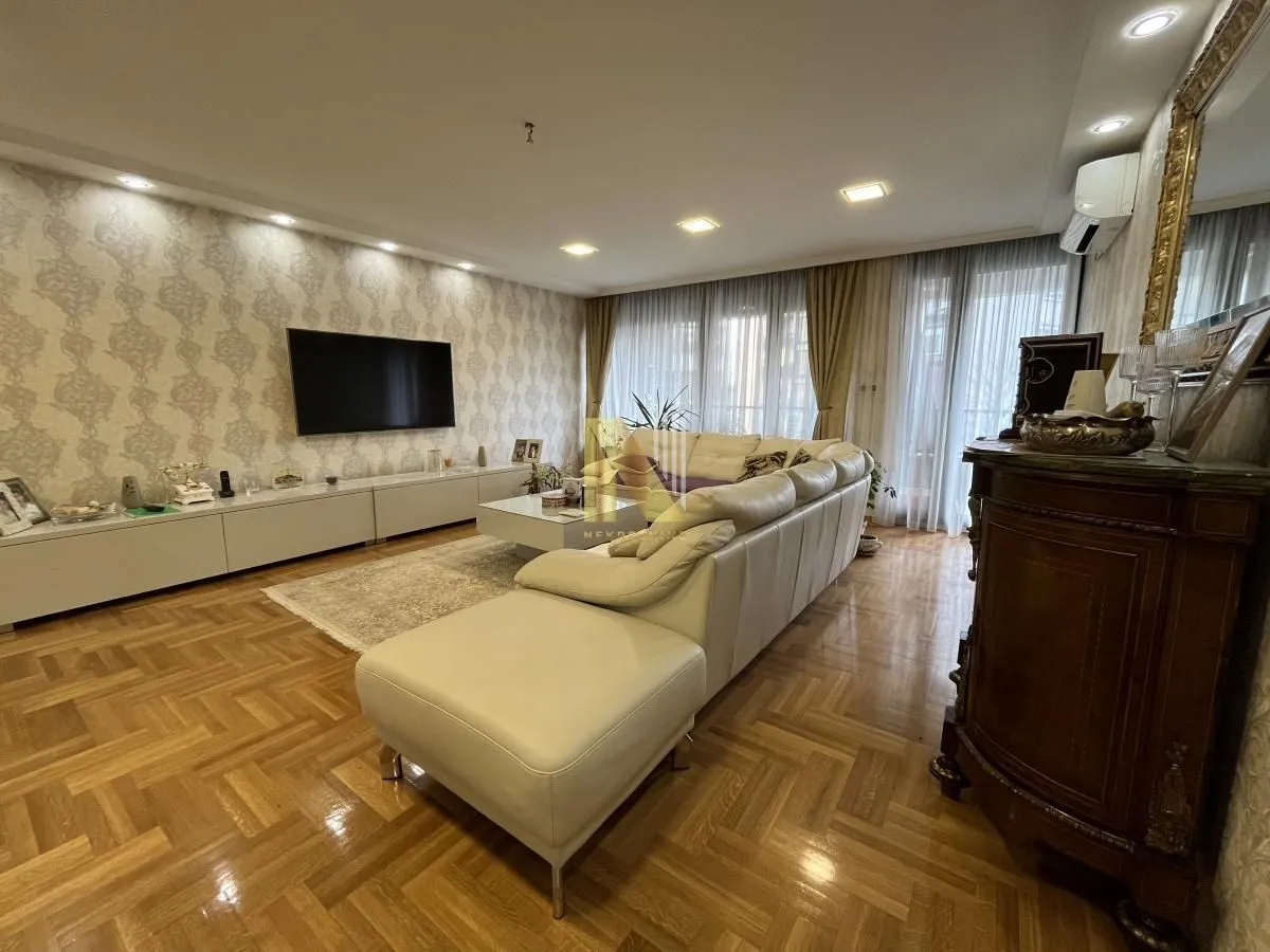 Sale, apartment, 155m², Grbavica, Novi Sad Sve Podlokacije