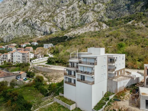 Prodaja, stan, 50m², Dobrota, Kotor - image 24