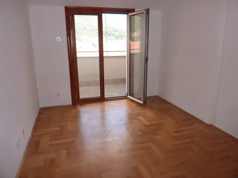 Prodaja, stan, 81m², Tivat, Crna Gora - image 3