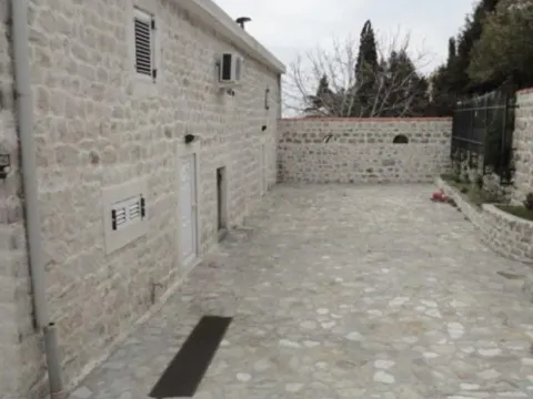 Izdavanje, kuća, 443m², Reževići, Budva - image 7