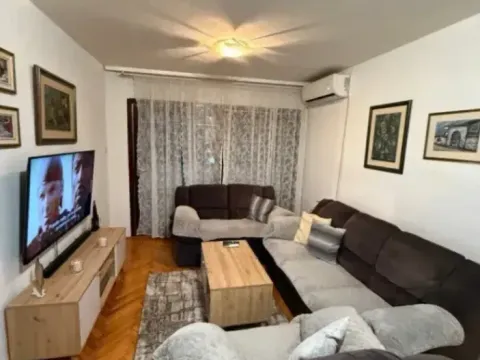 Prodaja, dvosoban stan, 58m², Stari Aerodrom, Podgorica - image 2
