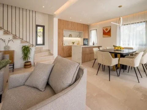 Sale, house, 250m², Mrčevac, Tivat - image 6