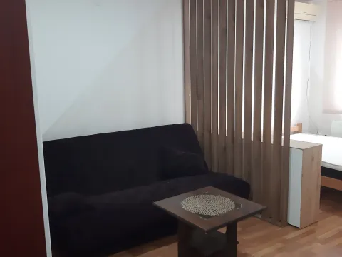 Rent, studio apartment, 26m², Centar, Jagodina - image 18