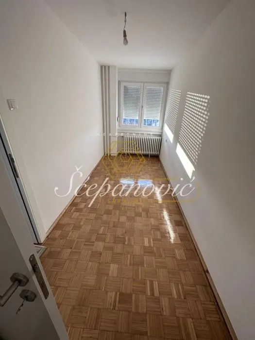 Prodaja, dvosoban stan, 59m², Bulevar Oslobodjenja, Novi Sad Sve Podlokacije