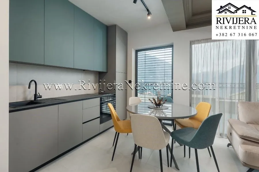 Prodaja, trosoban stan, 191m², Dobrota, Kotor