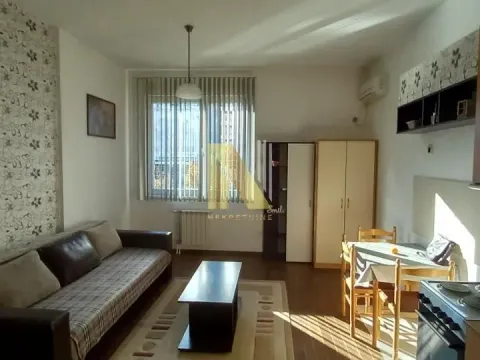 Stan in Bulevar Evrope