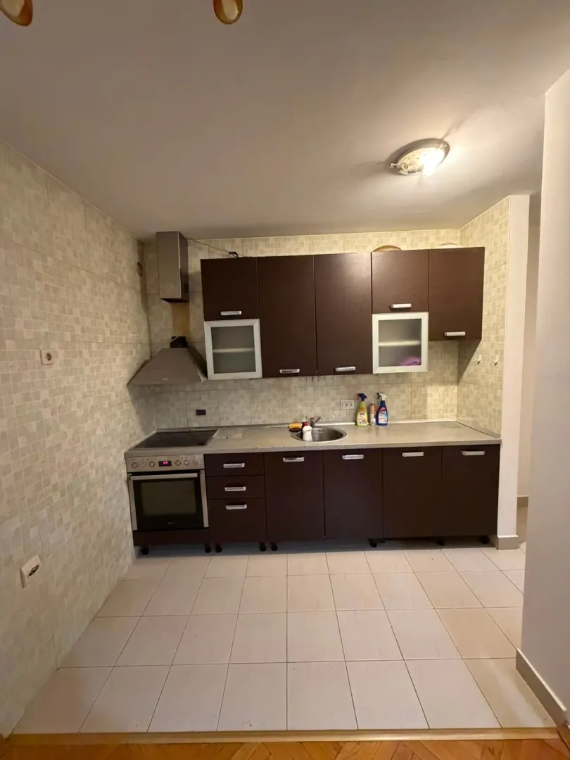 Prodaja, trosoban stan, 87m², Blok 9, Podgorica