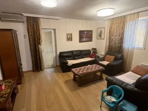 Rent, house, 300m², Donja Gorica, Podgorica - image 1