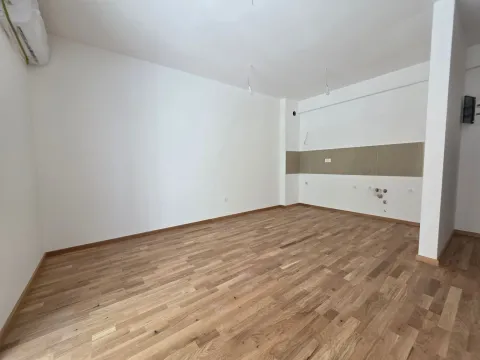 Sale, one bedroom apartment, 43m², Bečići, Budva - image 14