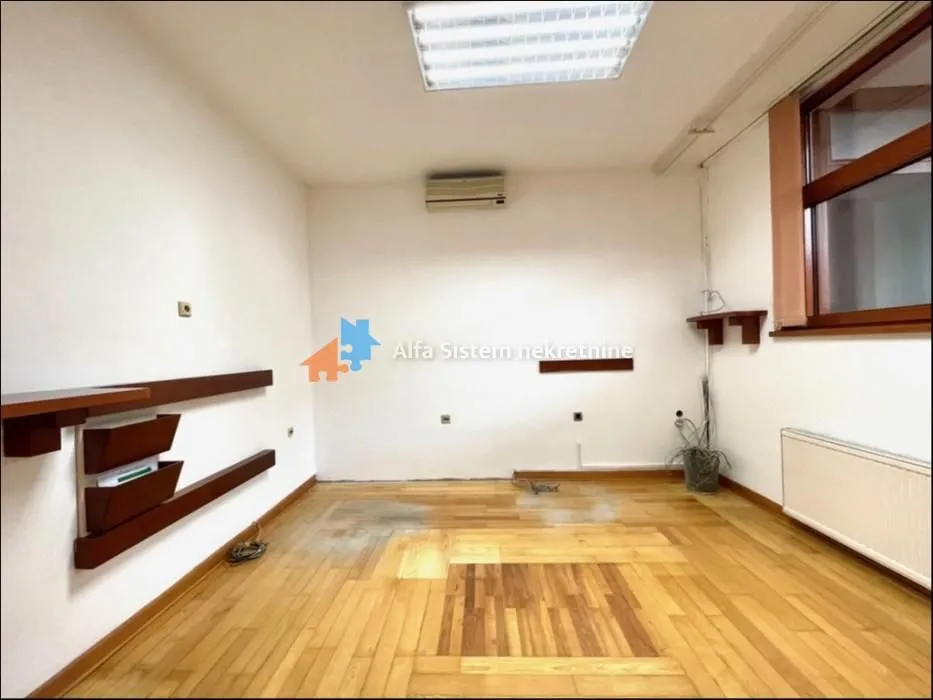 Rent, office space, 350m², Kluz, Zvezdara Sve Podlokacije